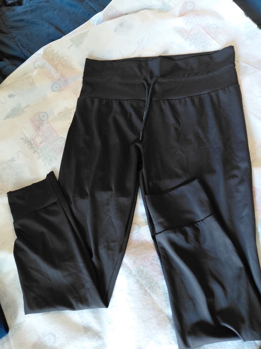 No Boundaries Black Pull-On Leggings with Drawstring Waist Cuff Ankle